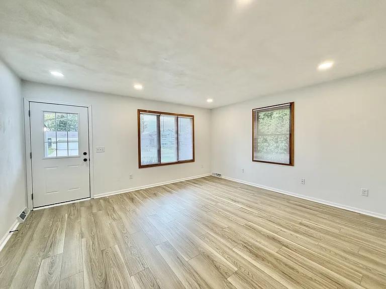 1124-1126 Brown Dr #1124 — Photo 5