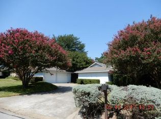 1701 Russwood Dr, Arlington, TX 76012