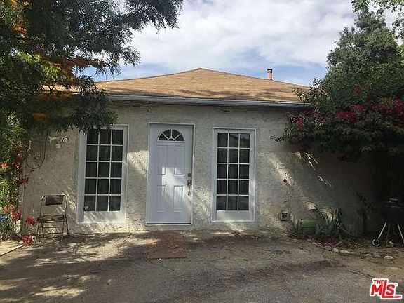 3rd image of 6600 Encino Ave