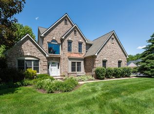 21511 Winding Creek Dr, South Lyon, MI