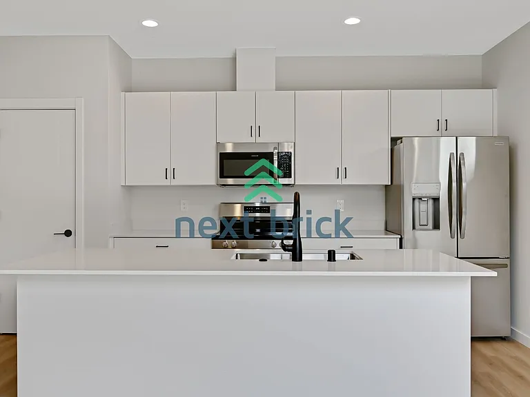 222 124th St SW #F1 — Photo 6