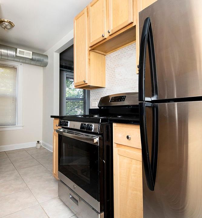 1st image of 1251 W Henderson St #20