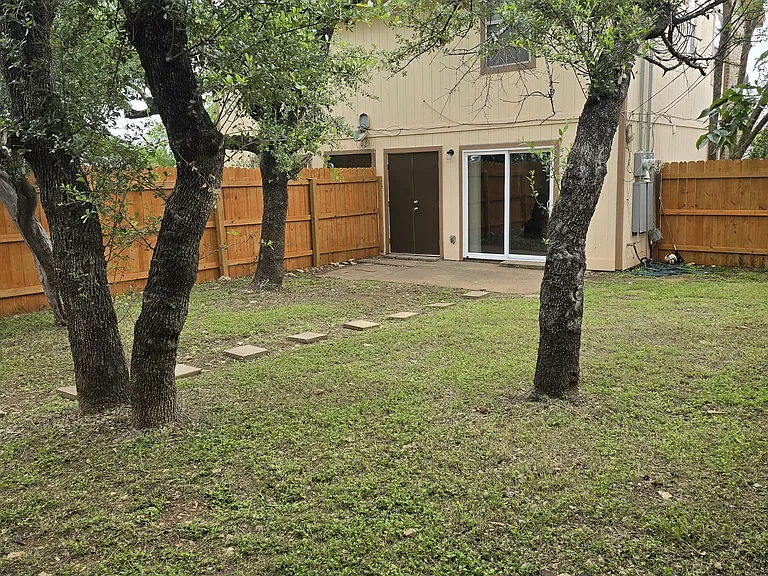430 Chisholm Valley Dr #B — Photo 23