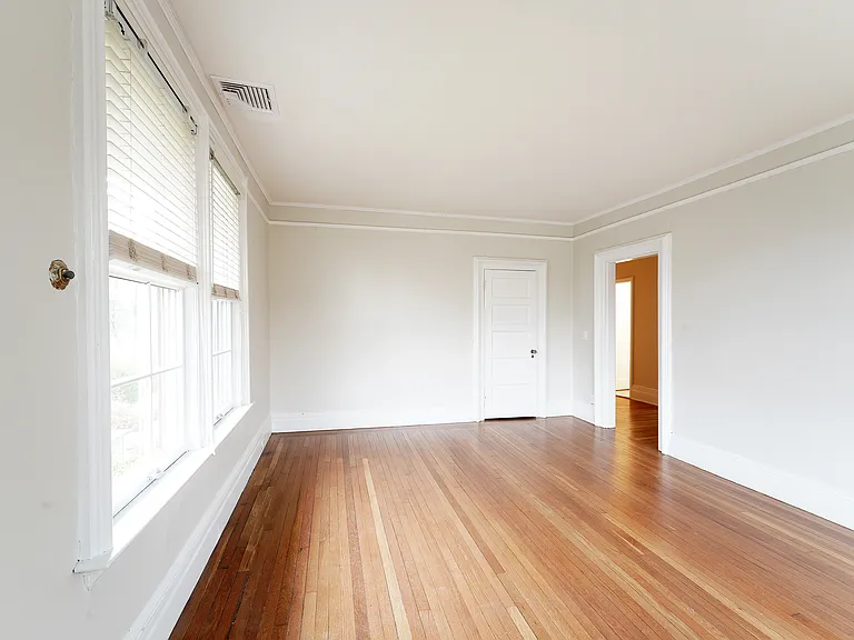105 E Palisade Ave #B — Photo 7