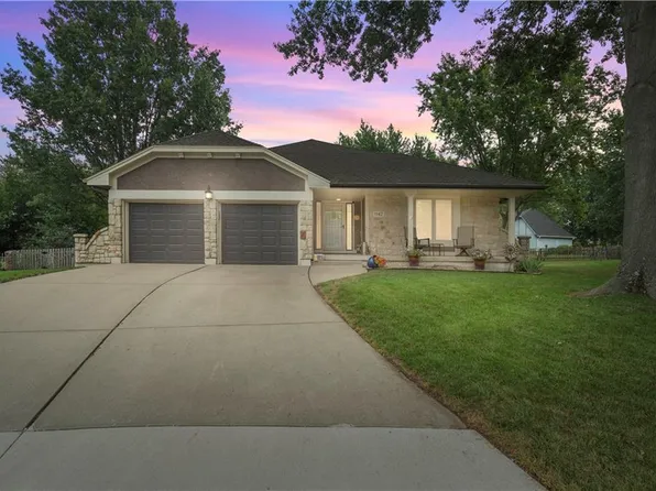 1142 SE 11th Ct, Lees Summit, MO 64081