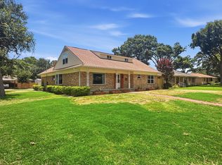 2122 Castleford Ln, Garland, TX 75040