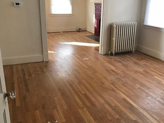 4th image of 3209 Hanes Ave #A