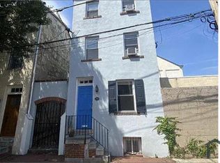 251 Fulton St #F, Philadelphia, PA 19147