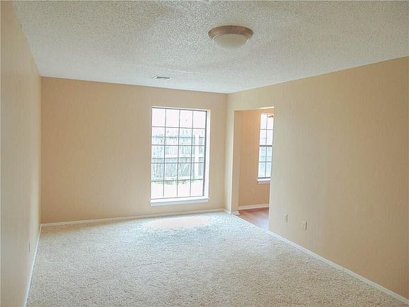 3rd image of 1154 N Eagle Ln