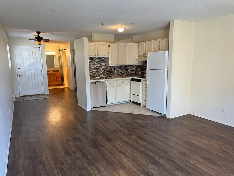511 E Roy St #314 — Photo 9