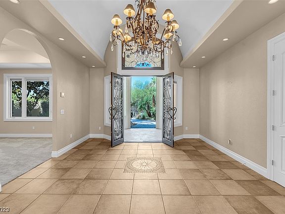 4th image of 2747 La Casita Ave