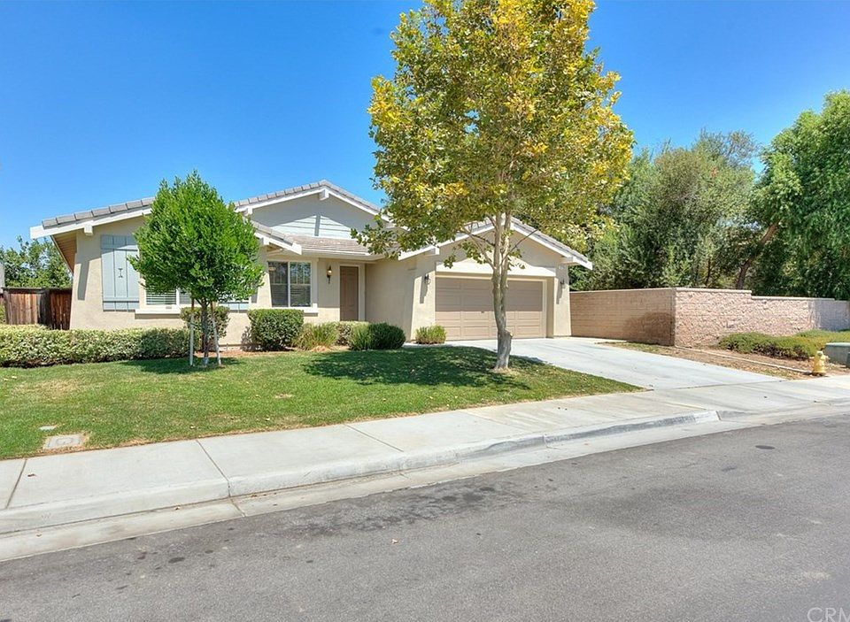 1st image of 27726 Gladstone Dr