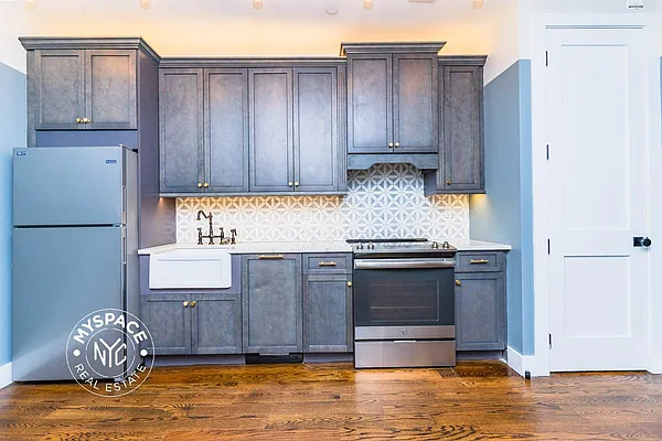 Rented by MySpaceNYC | media 15