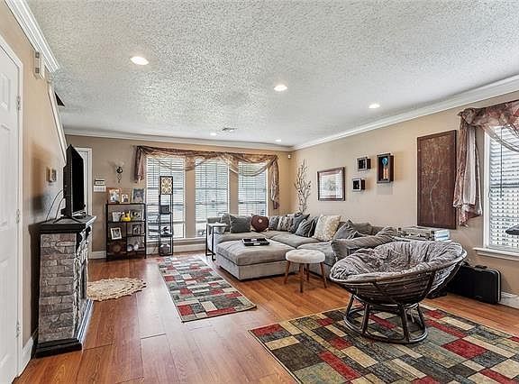 4th image of 190 Cypress Grove Ct