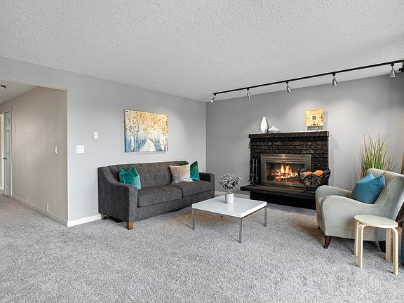 5th image of 6006 Beverly Ln #B