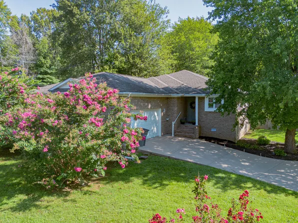 7045 Fox Borough Ct, Paducah, KY 42001