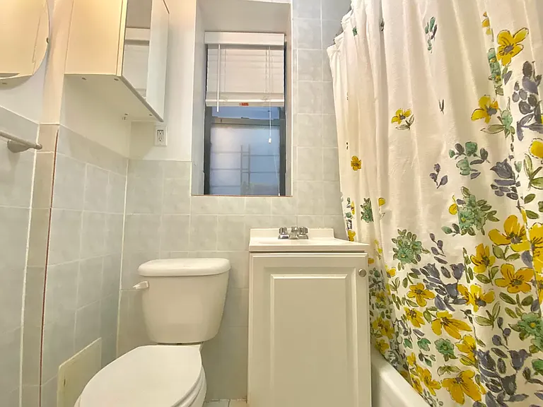 118 E 102nd St #1D — Photo 12