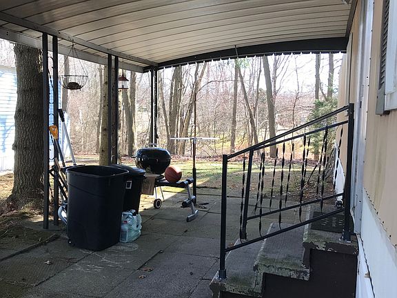 borch / entrance to the hse.