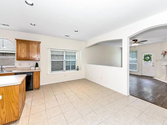 5th image of 8676 Fernhill Dr
