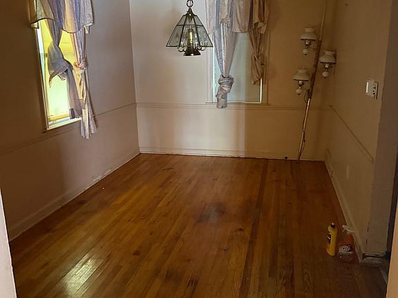 5th image of 2904 W 3rd St