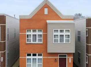5228 W Galewood Ave #B, Chicago, IL 60639