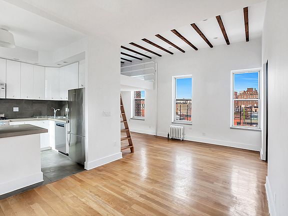 2nd image of 211 W 10th St APT 6A