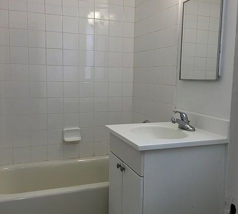 5th image of 9750 Queens Blvd #214