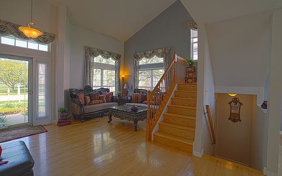 2nd image of 1280 Pennsbury Ln