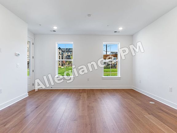 4th image of 14989 Deco Cir
