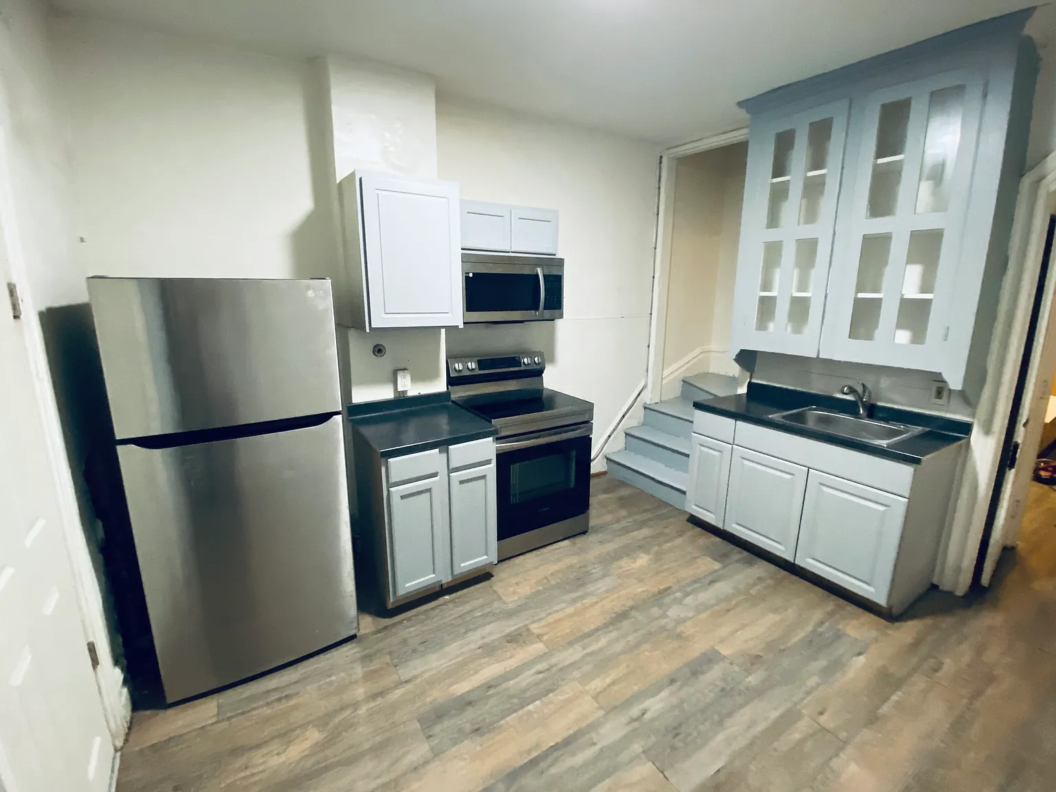 4 bed, 809 sqft, $650 — Photo 3