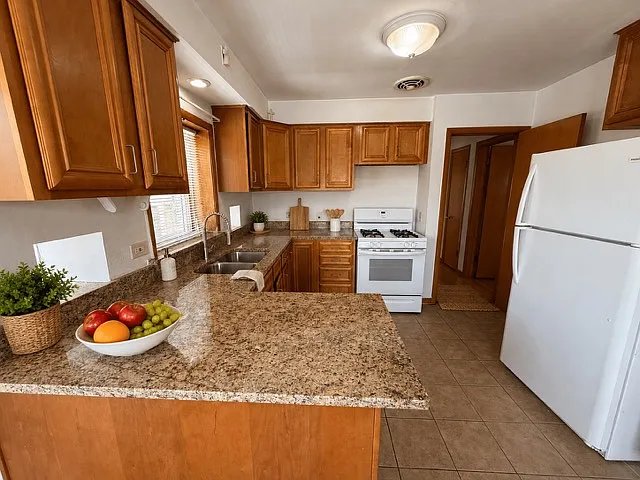 7553 W Monroe St #1 — Photo 16