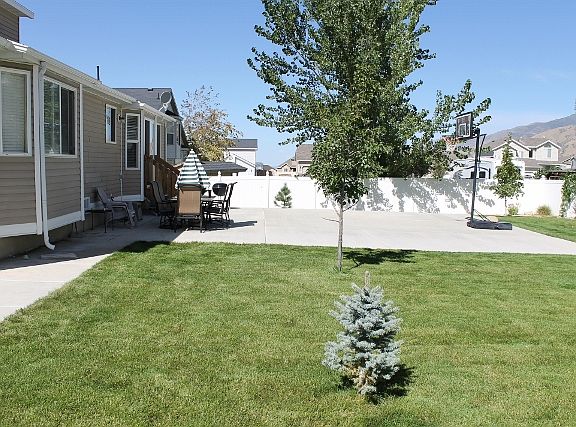 4th image of 1342 N 590 E
