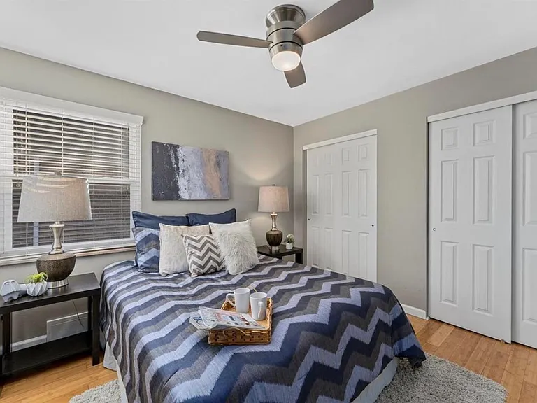 1614 Bredell Ave — Photo 15