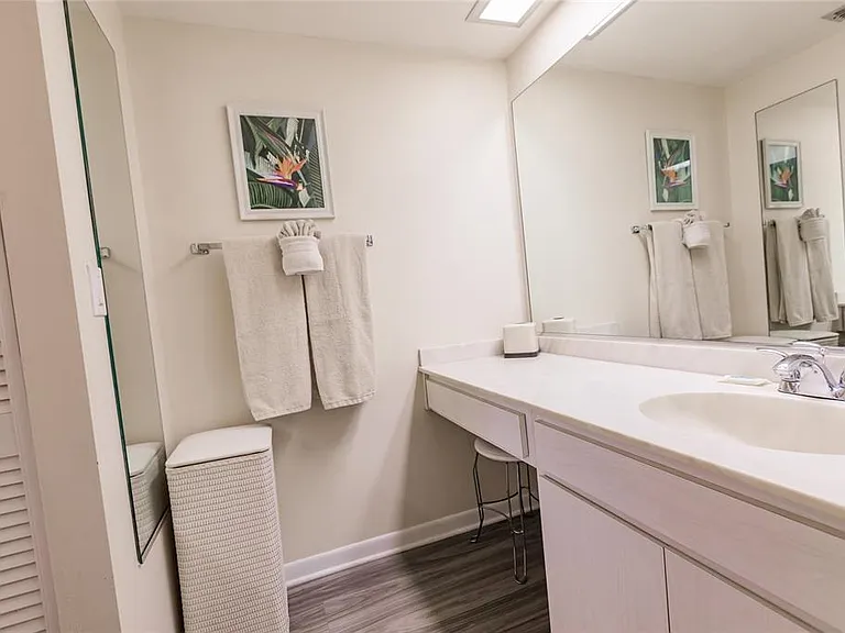 1055 W Peppertree Dr #302AA — Photo 26