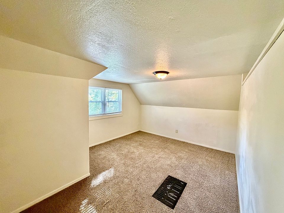 13th image of 1112 N Gaines St