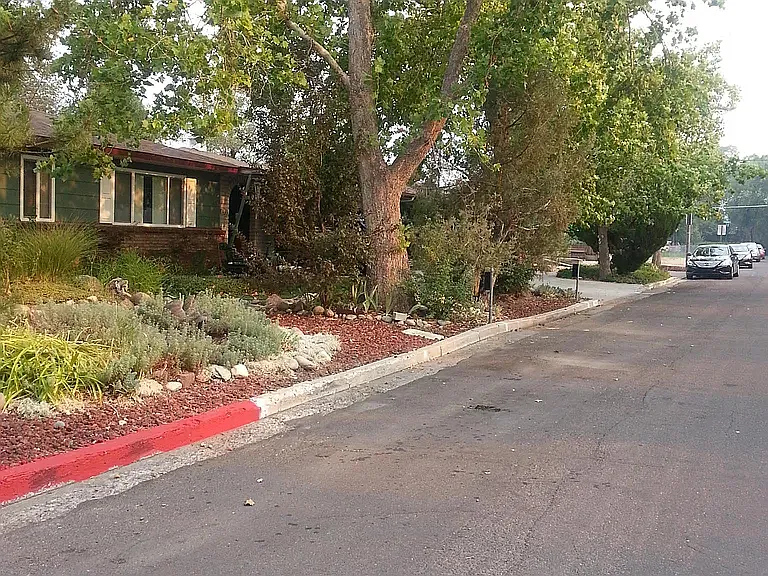 1120 Gordon Ave #102 — Photo 3