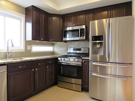 5th image of 3131 N Newland Ave