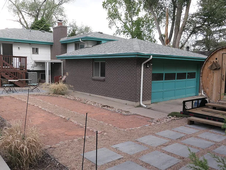 2910 S Corona St — Photo 34