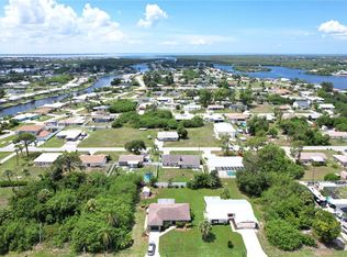 515 Meridan Ave NW, Port Charlotte, FL 33952