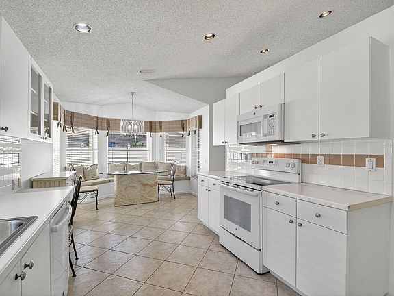 4th image of 11769 Castellon Court