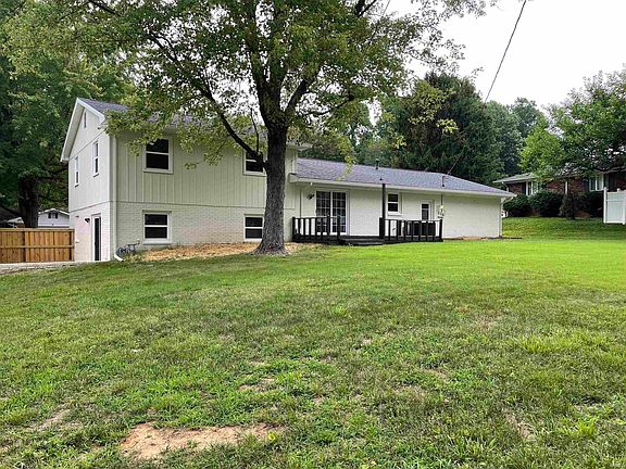 3rd image of 216 Logwood Dr