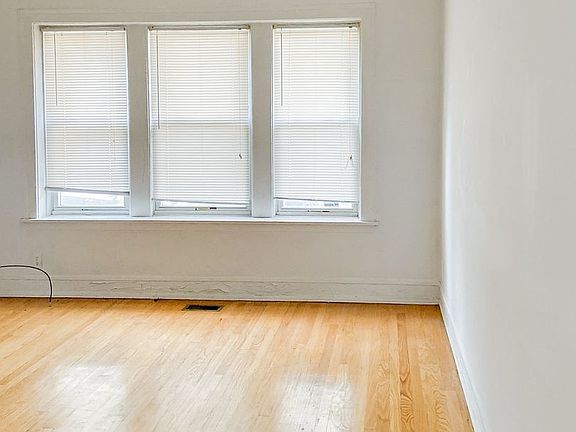 2nd image of 5039 N Wolcott Ave #1