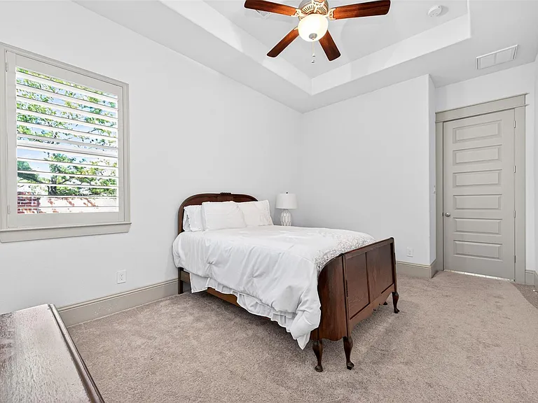 2072 Laurie Darlin Dr — Photo 24