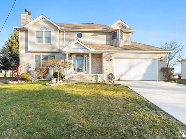 29752 Pointe Dr, Gibraltar, MI 48173