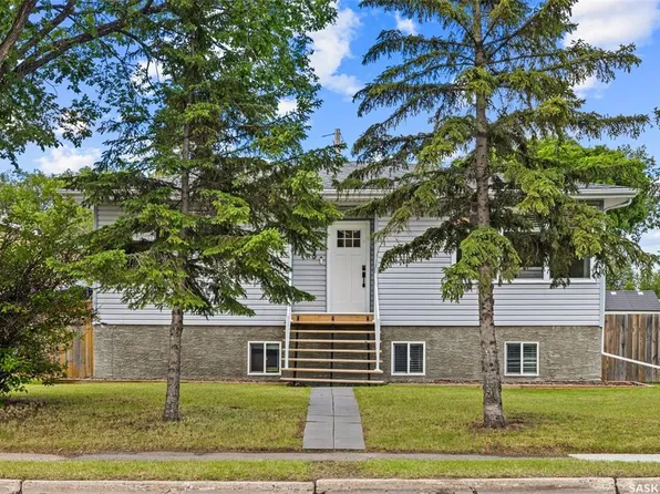 4835 7th AVENUE, Regina, SK S4T 0R8