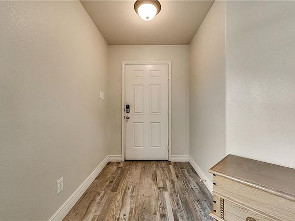 5th image of 307 Blue Sage Dr