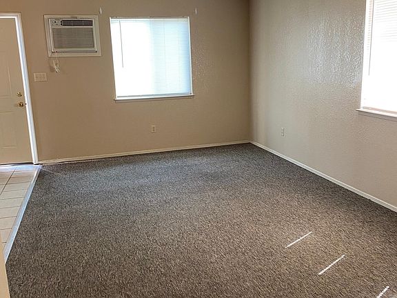 2nd image of 513 E Elm St APT 5