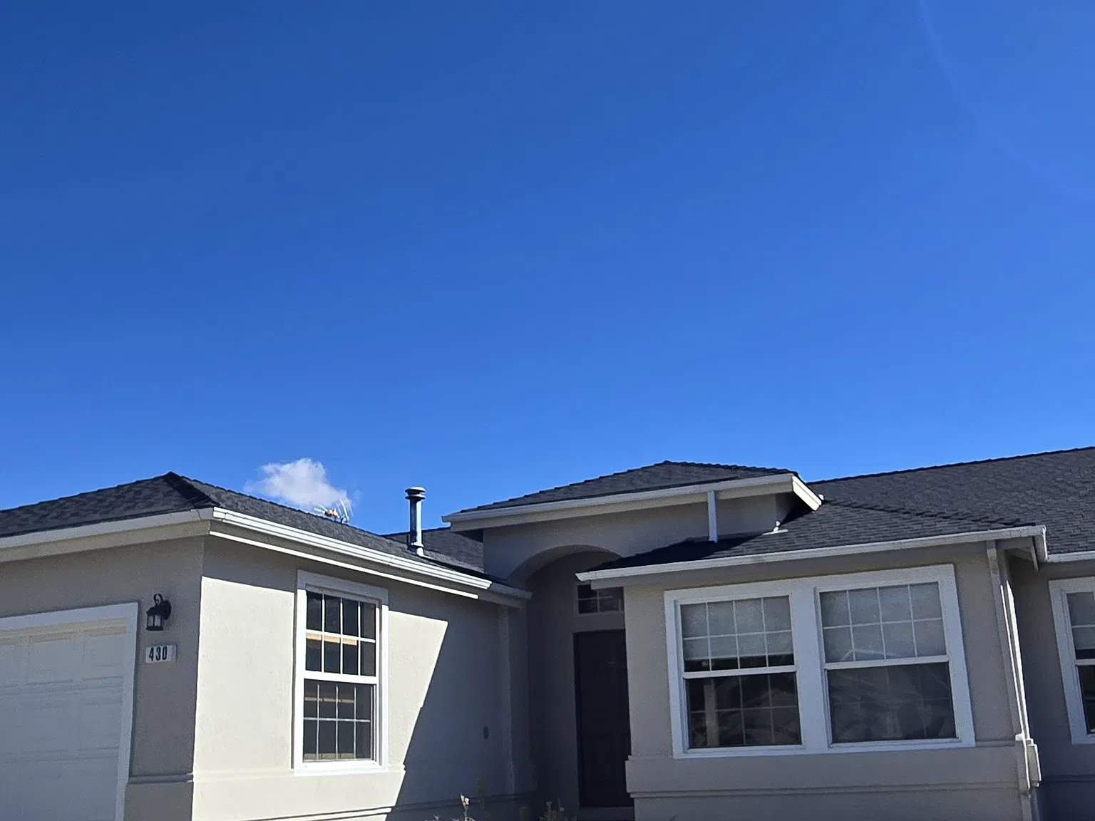 3 bed, 1572 sqft, $2,200 — Photo 1