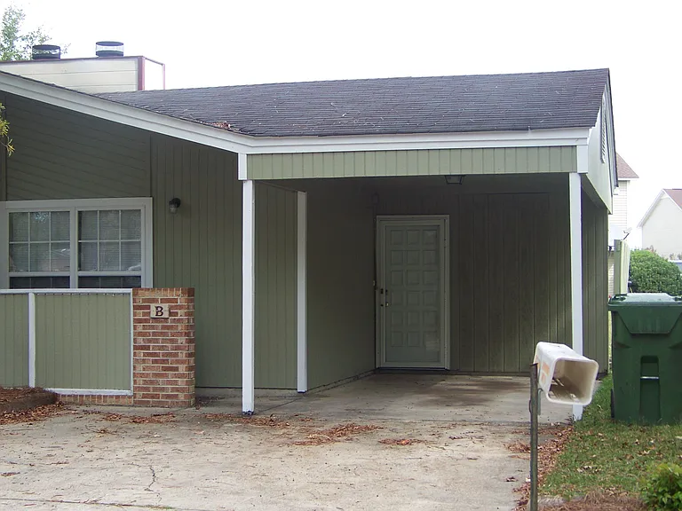 2228B Woodridge Ln — Photo 6