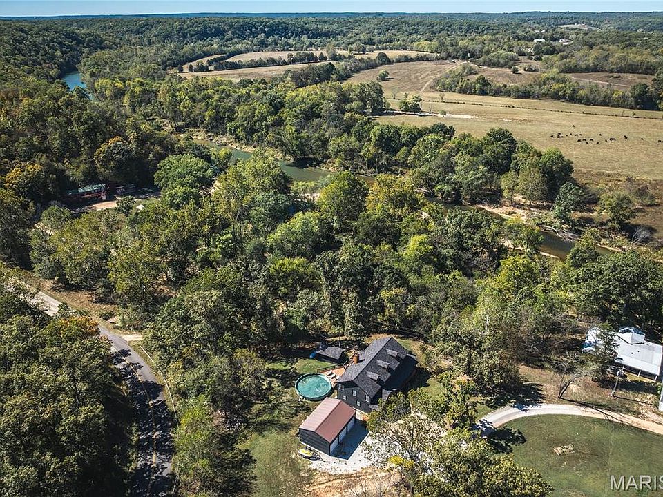 1st image of 18 Garrison Ln